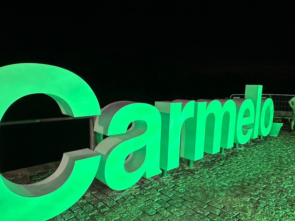 Una ciudad que no se decide entre la quimera y la utopía.